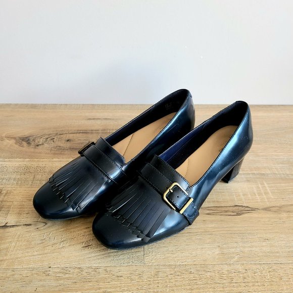 Clarks Artisan navy blue loafers  with tassels . - Picture 2 of 15